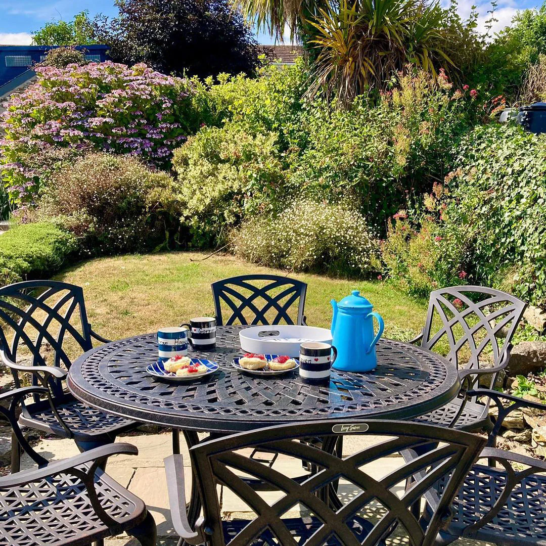 Alice Table 6 Seater Set - Antique Bronze - Image 5