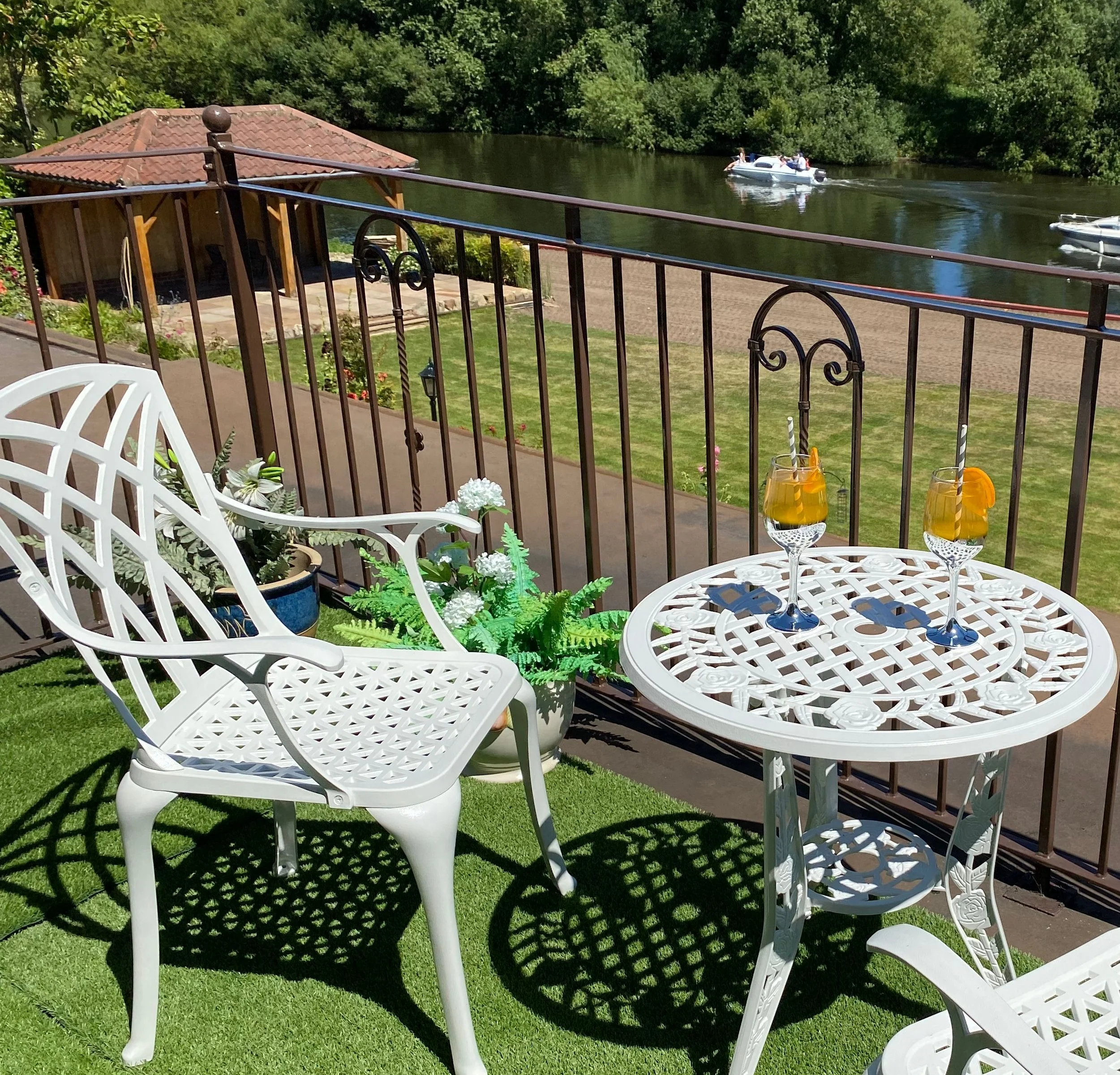 Rose Table 2 Seater Set - White - Image 4